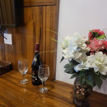 Hotel Kasauli View Cafe Restaurant Open Terrace Mountain View Exterior foto